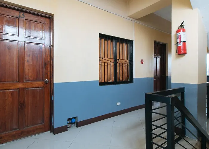 Hotel Reddoorz At Vcat Apartelle Sampaloc Manila