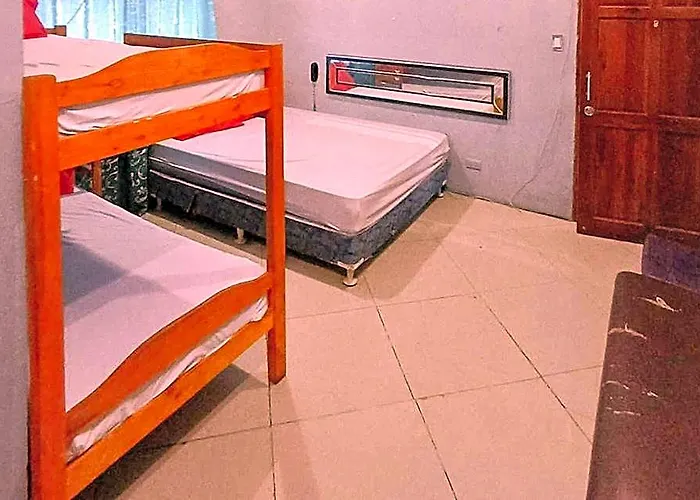 Reddoorz At Vcat Apartelle Sampaloc